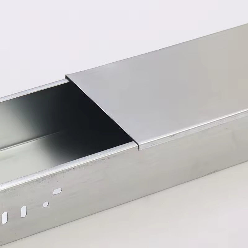 100mm πλάτος μη εύφλεκτο στερεό καλώδιο κάτω δίσκο για ασφαλή και διαχείριση καλωδίων